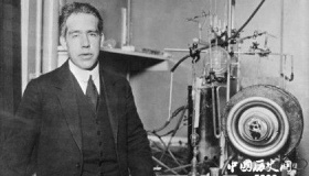 作为哥本哈根学派的创始人的玻尔有哪些贡献