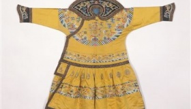 御用朝袍：皇帝穿的朝袍现在能拍多少钱？