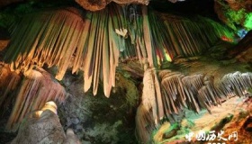 揭秘钟乳石的形成 钟乳石的神奇生成过程