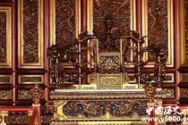 故宫中的龙椅坐起舒服吗，溥仪说可没那么好坐！