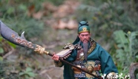 揭《三国演义》中对关羽的描写，竟然那么多都是虚构的