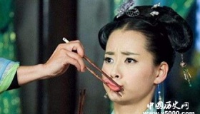 用筷子的十二种忌讳，筷子都不能掉地！这饭还能吃么？