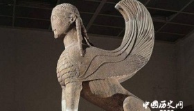 斯芬克斯：出现在古埃及和古希腊神话中狮身人面兽