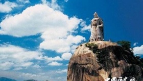 简述民族英雄郑成功的英雄事迹：收复台湾