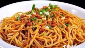 热干面英文名出炉：一个汉语拼音+6个英文单词组成