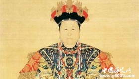 孝庄皇太后辅佐康熙，历经三朝，没有她就没有历史上的清朝