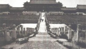 慈禧逃跑后，日本人用照相机记录，最真实的紫禁城样貌