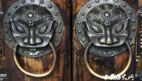 古代大门上为何总有个怪兽嘴里叼个“环”？