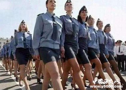 为什么苏联女兵穿裙子_为什么苏联女兵打仗只许穿裙子_苏联女兵打仗为什么穿裙子_中国历史网