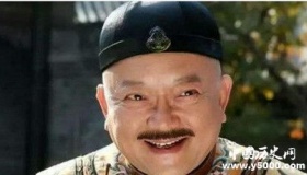 乾隆刚刚断气，嘉庆为何选择在大丧之日诛杀和珅