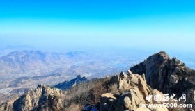 泰山旅游莫错过欣赏一下“镇山三宝”