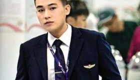 《中国机长》欧豪半挂在飞机外怎么拍的