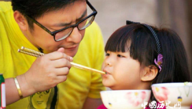 都说王岳伦是“知名导演”，那他拍过啥作品