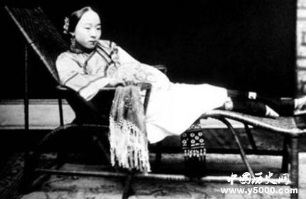 裹足的发展历史_中国妇女裹脚的历史_缠足什么时候废除的