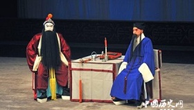 表演曹操的京剧《捉放曹》