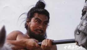 许褚赤膊上阵的成语故事