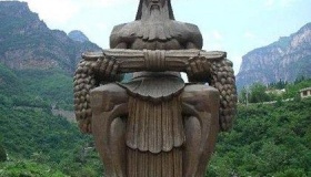 有关炎帝的传说：教人类种五谷