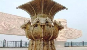 四羊方尊长什么样