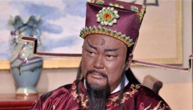 包拯头上的月牙是怎么来的