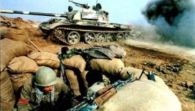 两伊战争打了8年：伊朗伊拉克结局惨烈