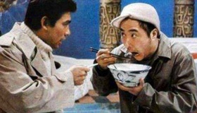 春晚的首个小品节目的背后故事