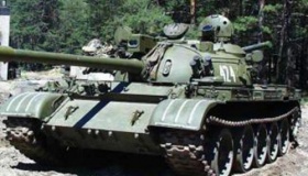 在坦克里面怎么解决内急问题