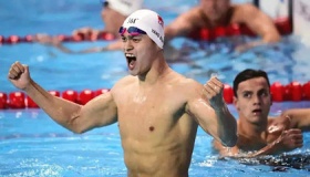 孙杨自由泳夺冠：孙杨游泳运动生涯