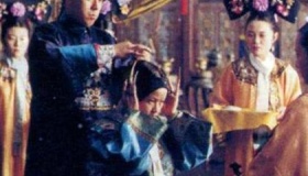 李莲英给慈禧梳头为何一根头发都不掉