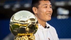 武磊获中国金球奖