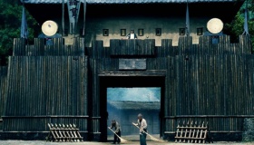 诸葛亮的《空城计》中为什么有人扫地