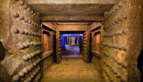 修建皇陵的工人最后下场