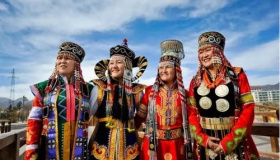 蒙古族服饰有什么特点