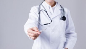 红外温度计测额头多少正常