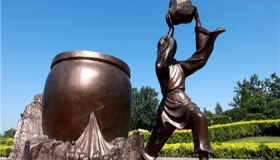 司马光砸缸救的小孩是谁