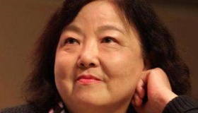 给方方塑跪像到底是对是错